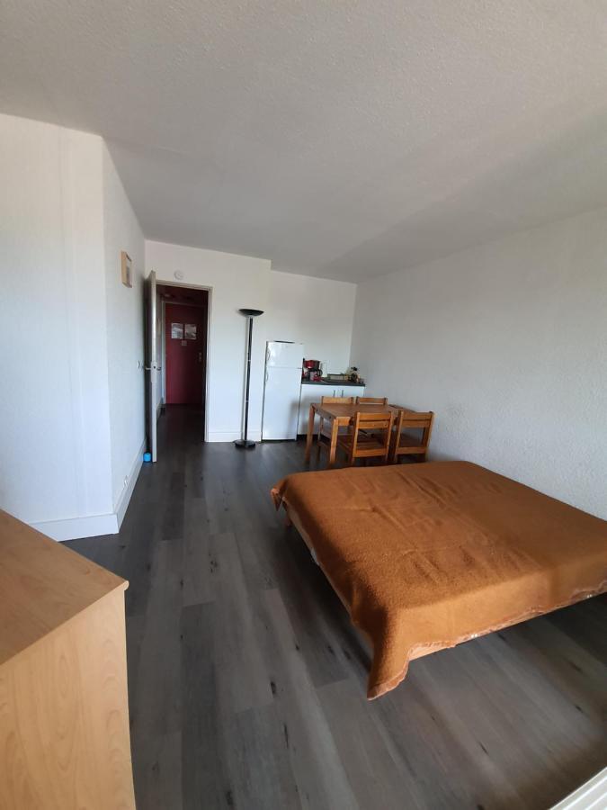 233, Port Camargue, Piscine, Wifi, Parking, 2 Personnes * Le Grau-du-Roi